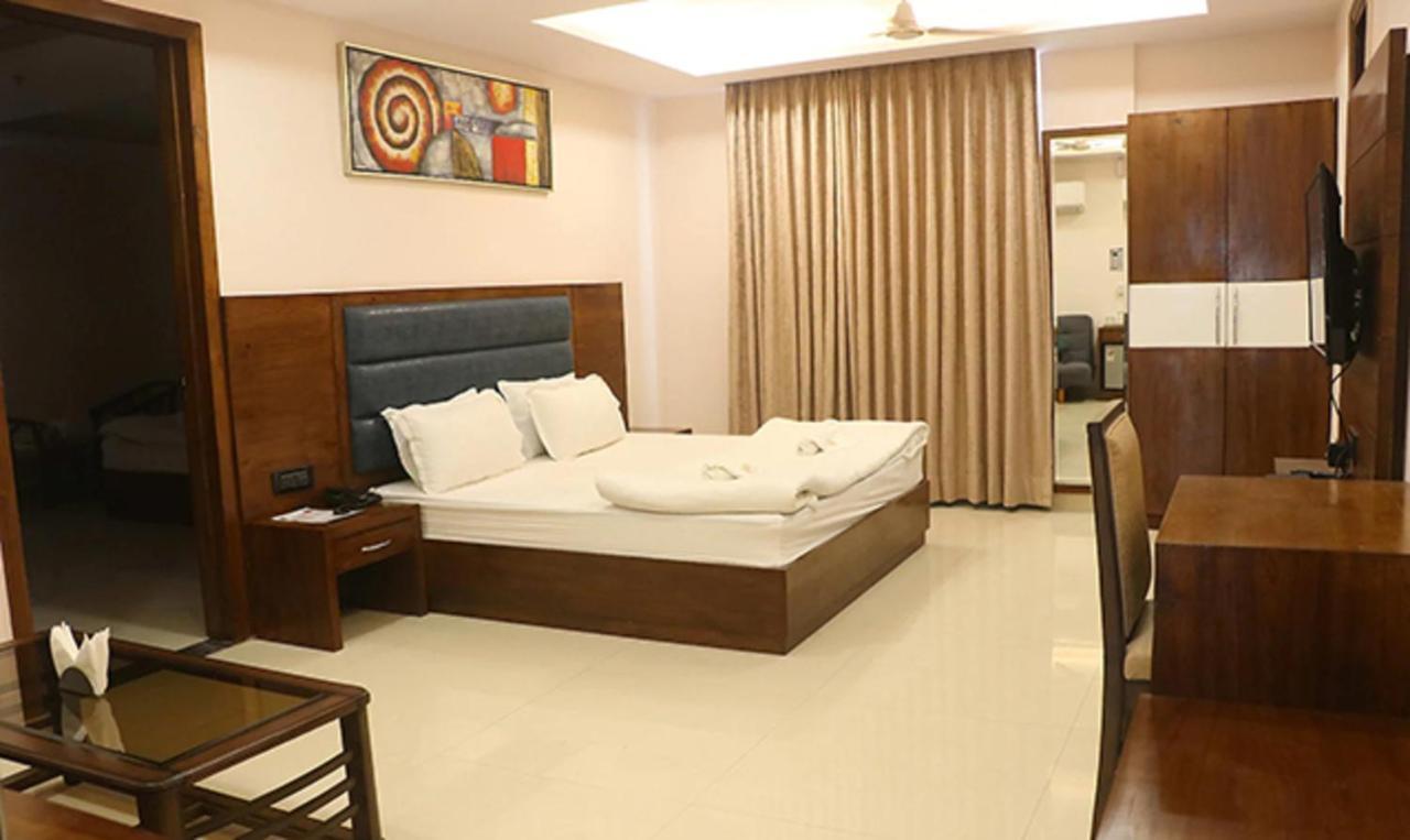 Fabhotel Mid Town Grand Panchkula Εξωτερικό φωτογραφία