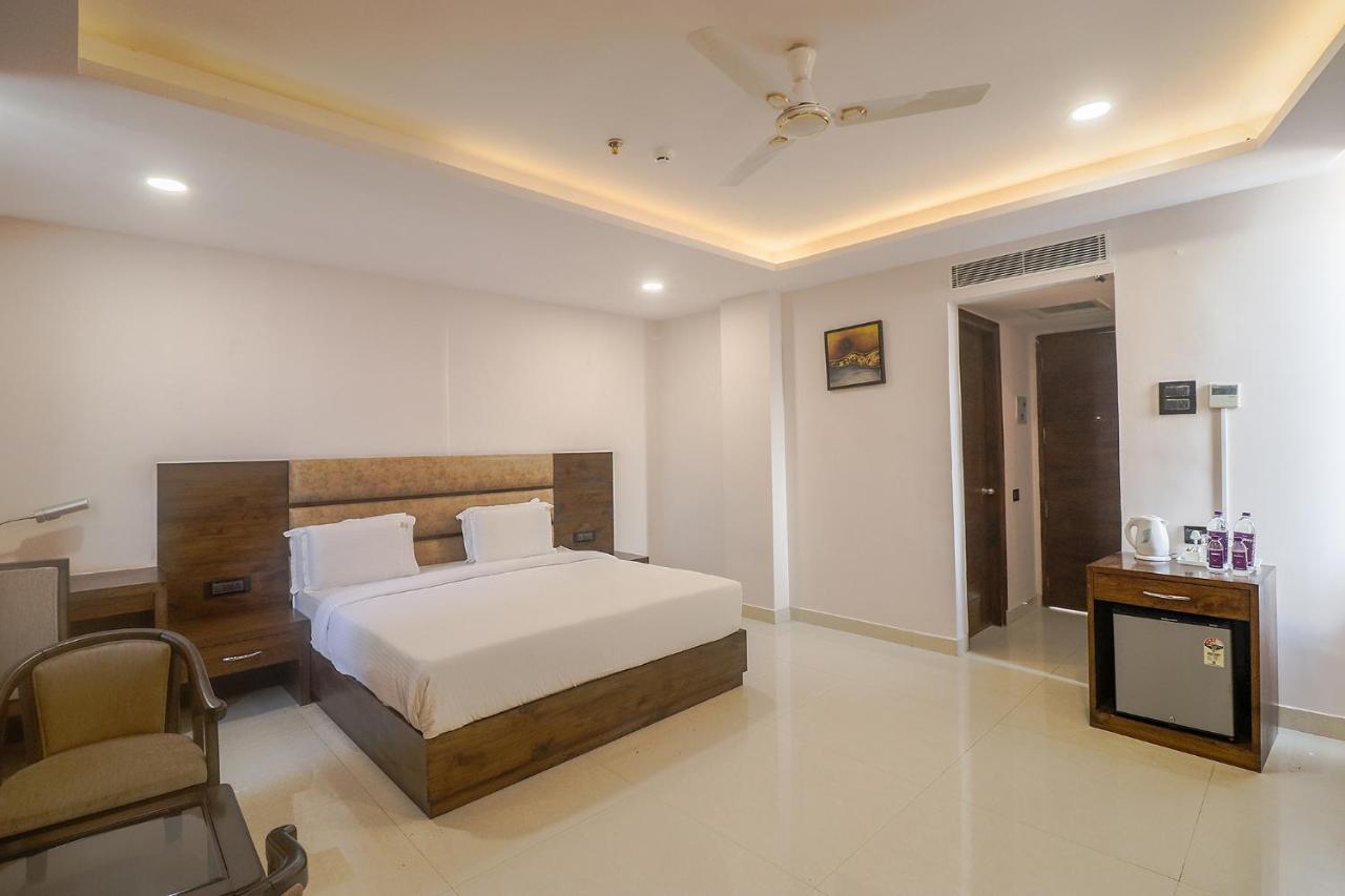 Fabhotel Mid Town Grand Panchkula Εξωτερικό φωτογραφία