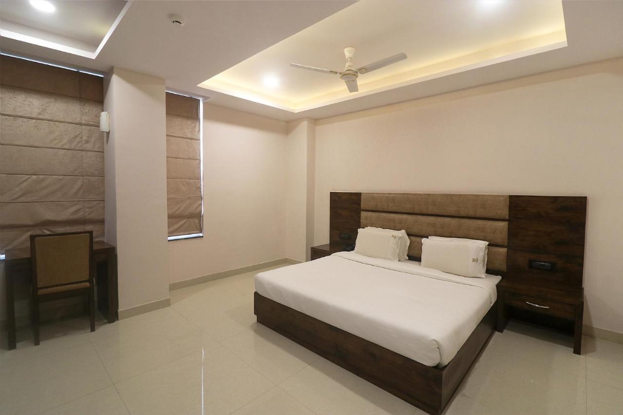 Fabhotel Mid Town Grand Panchkula Εξωτερικό φωτογραφία