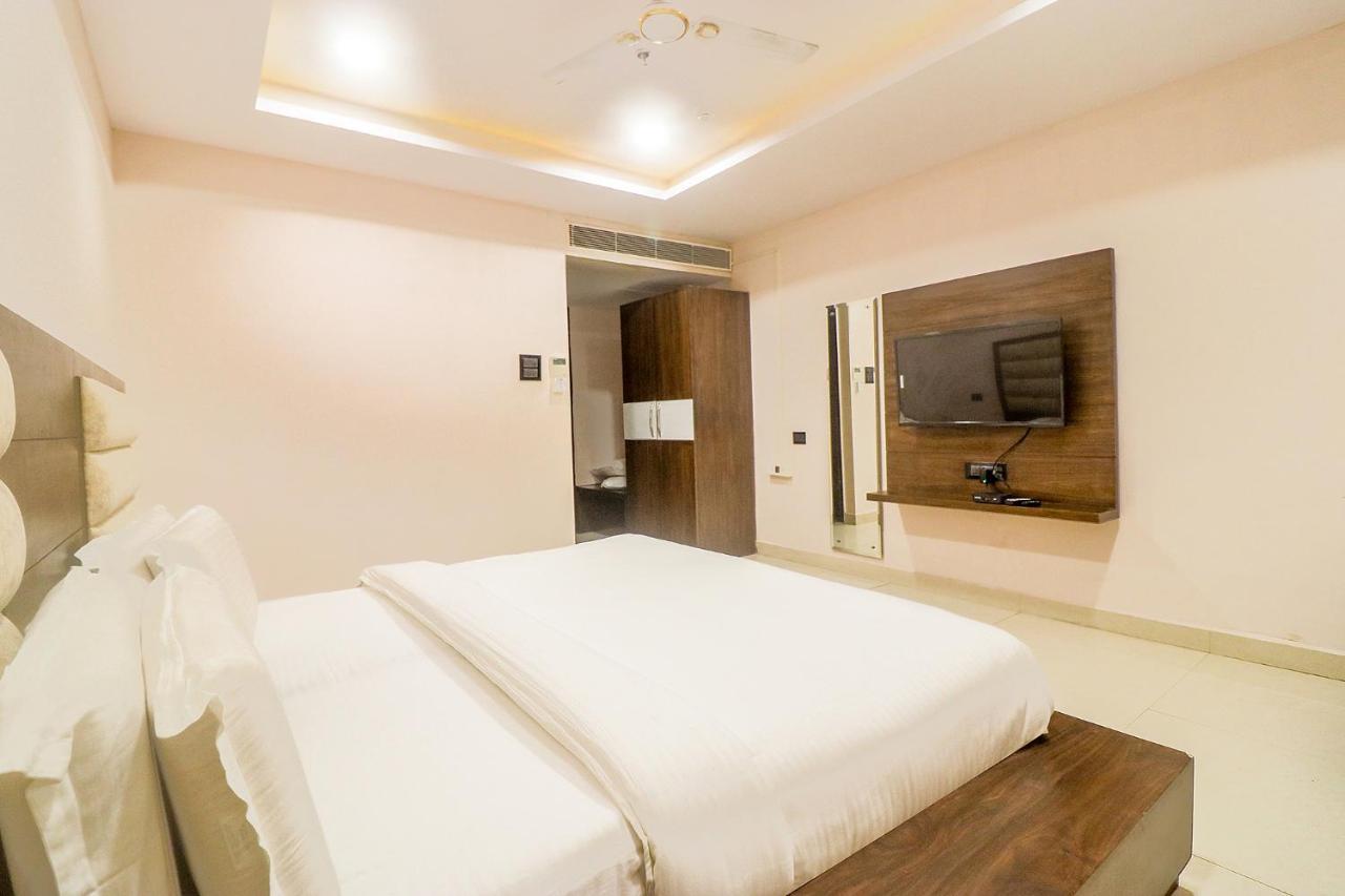 Fabhotel Mid Town Grand Panchkula Εξωτερικό φωτογραφία