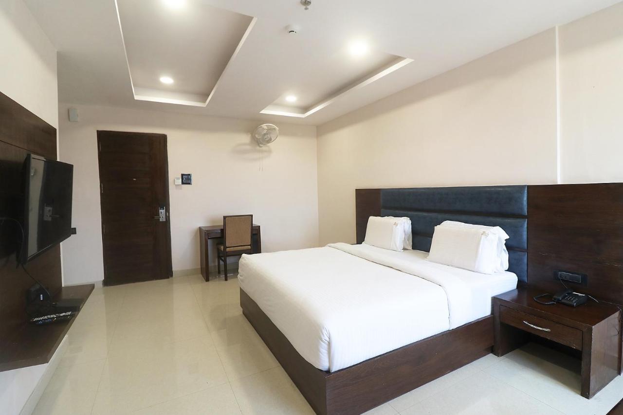Fabhotel Mid Town Grand Panchkula Εξωτερικό φωτογραφία