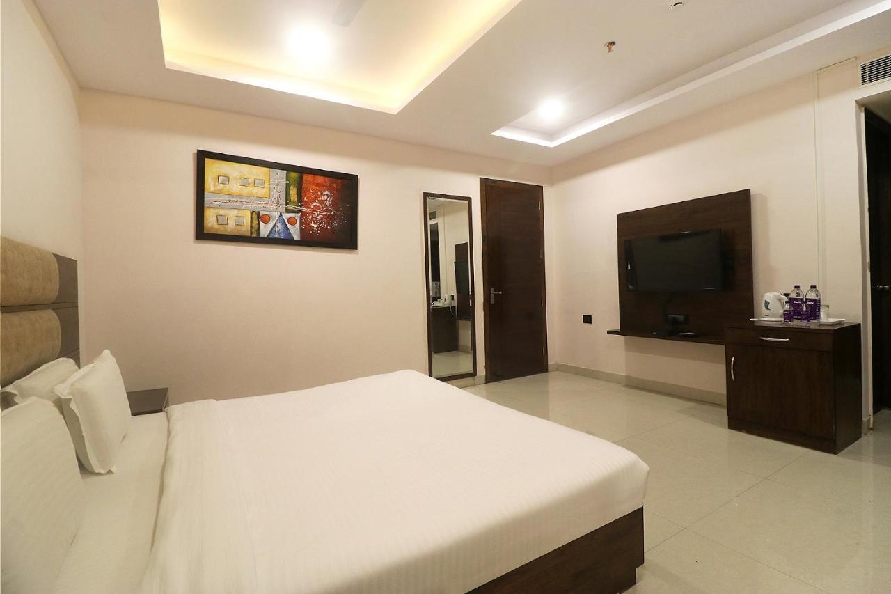 Fabhotel Mid Town Grand Panchkula Εξωτερικό φωτογραφία