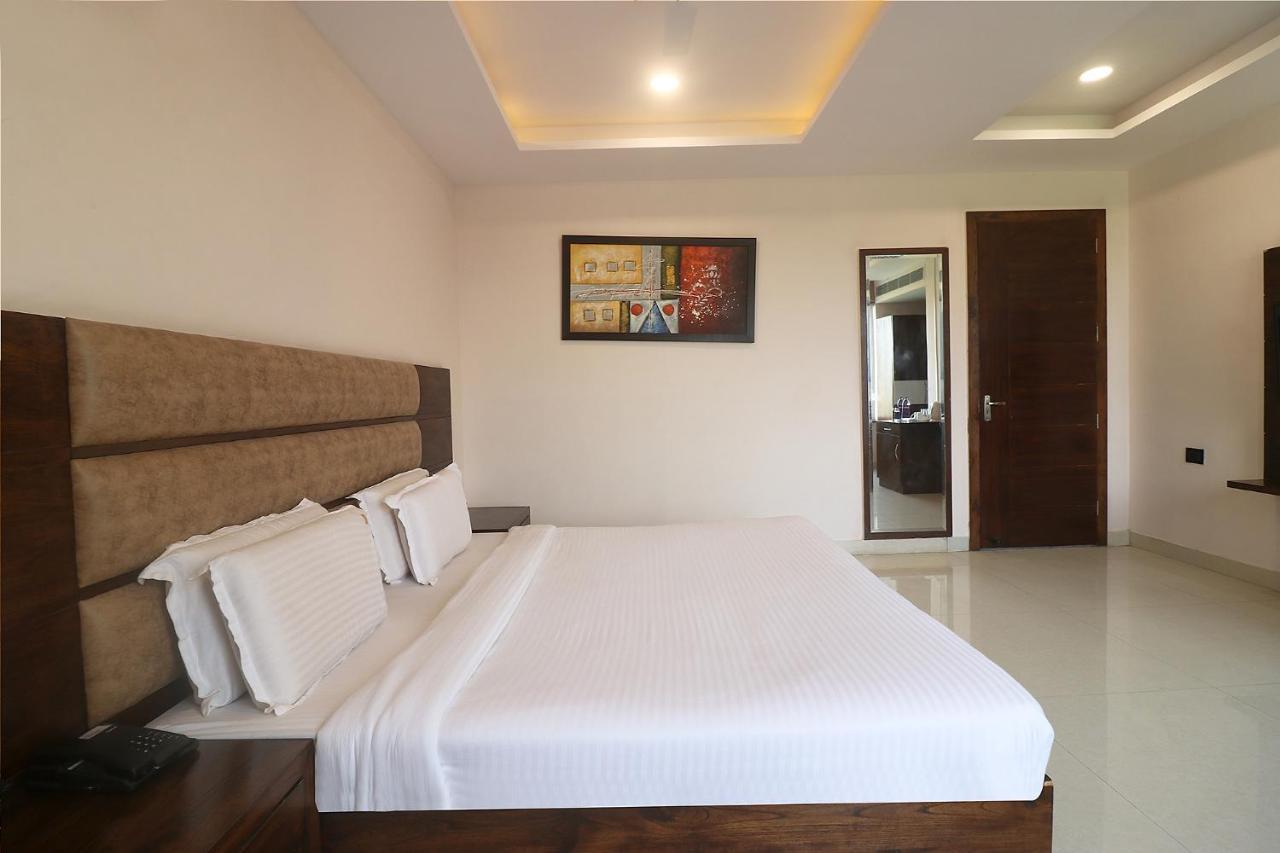 Fabhotel Mid Town Grand Panchkula Εξωτερικό φωτογραφία