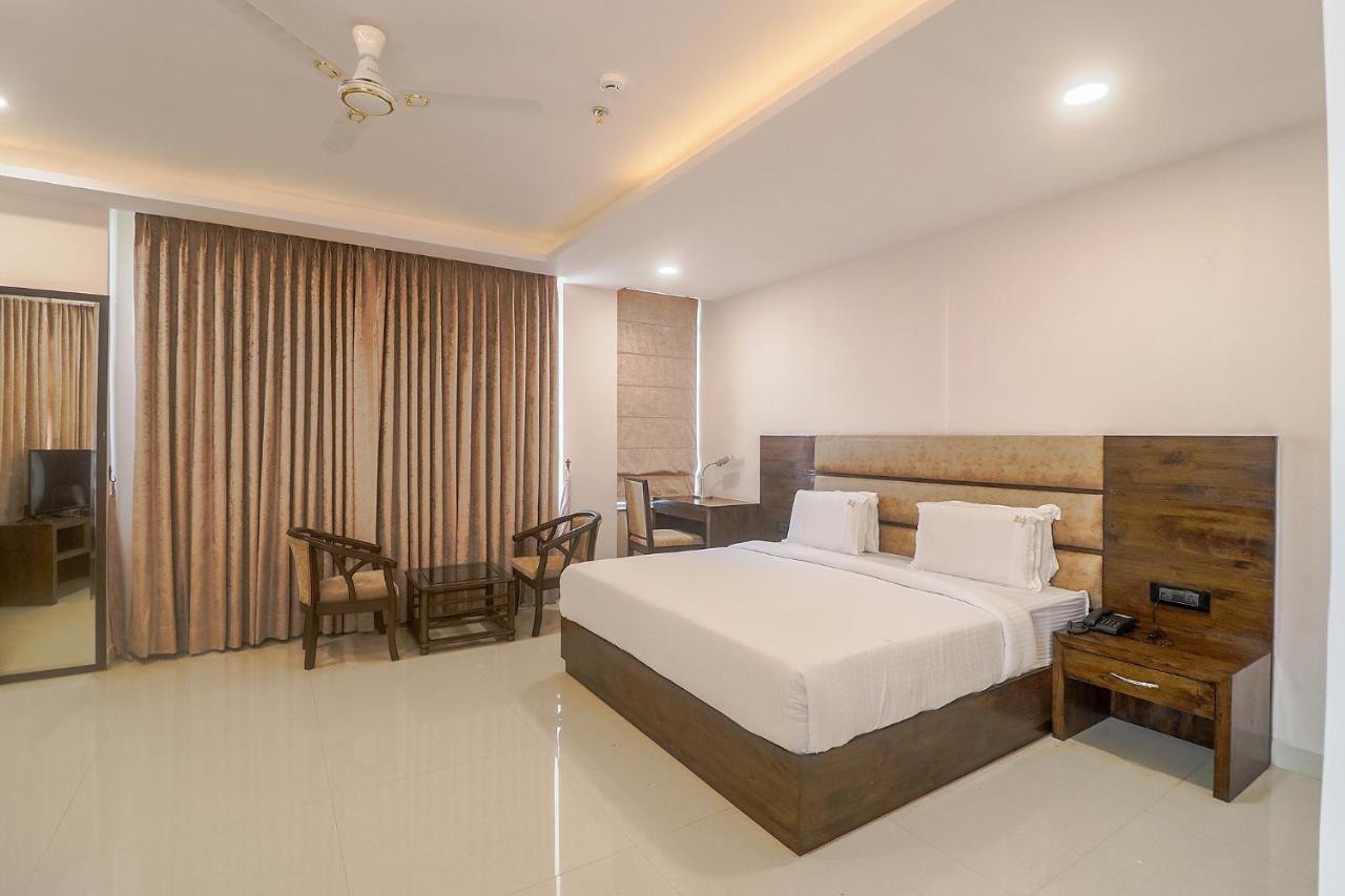 Fabhotel Mid Town Grand Panchkula Εξωτερικό φωτογραφία